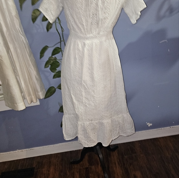 Boho style eyelet dress - Picture 7 of 9